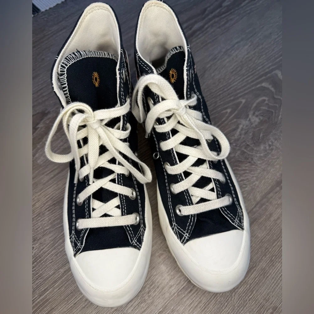 Converse 'It's Okay To Wander” Embroidered Lugged High Platform Shoes Size 7.5